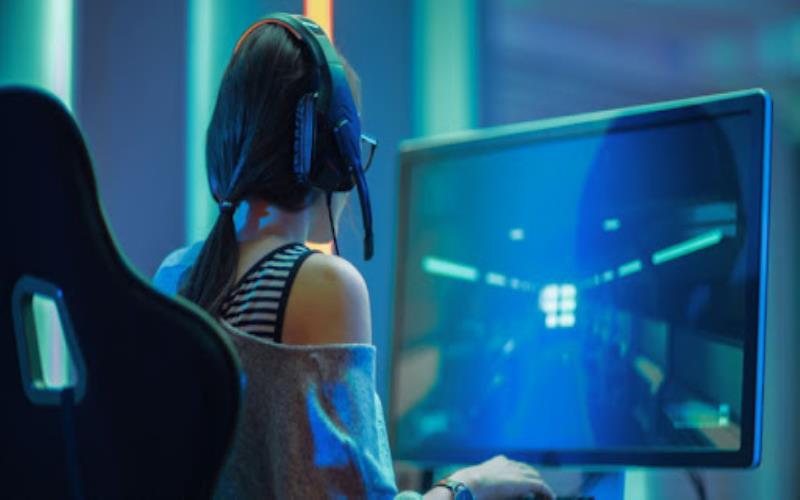 Fair Play Policies in Online Color Prediction Games