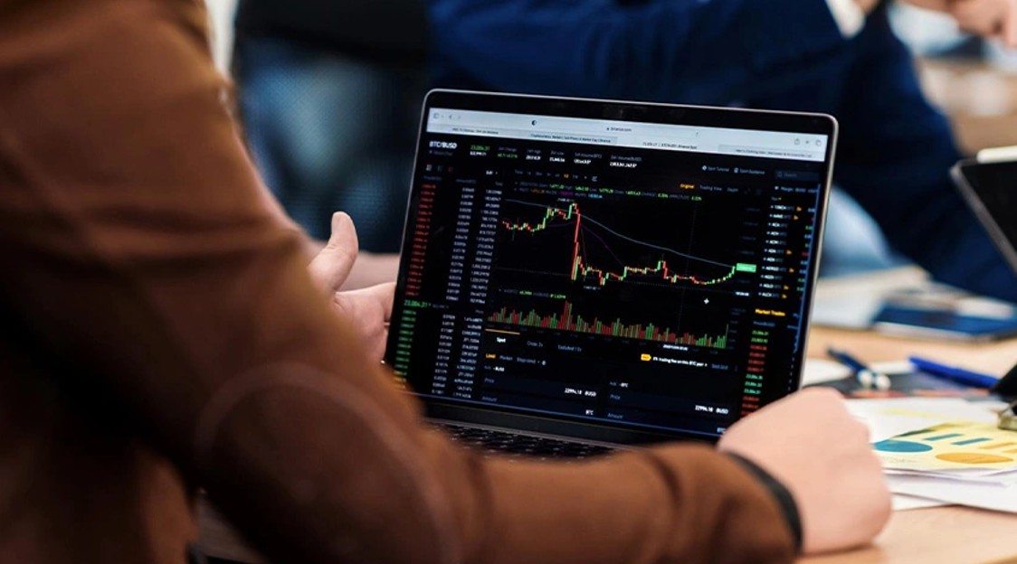 Understanding Proprietary Trading Opportunities for Independent Traders