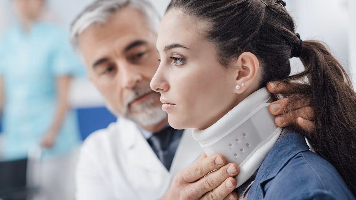 Neck Collar: Uses, Benefits, and When You Need One 