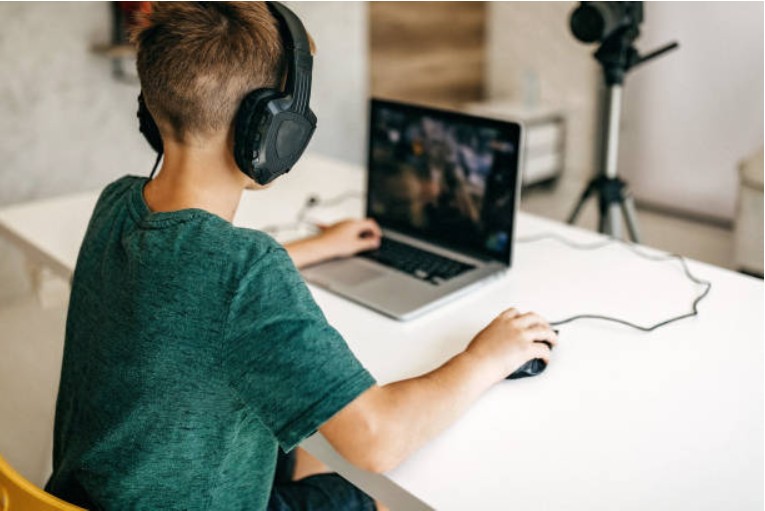 How Online Gaming Bridges Entertainment And Technology